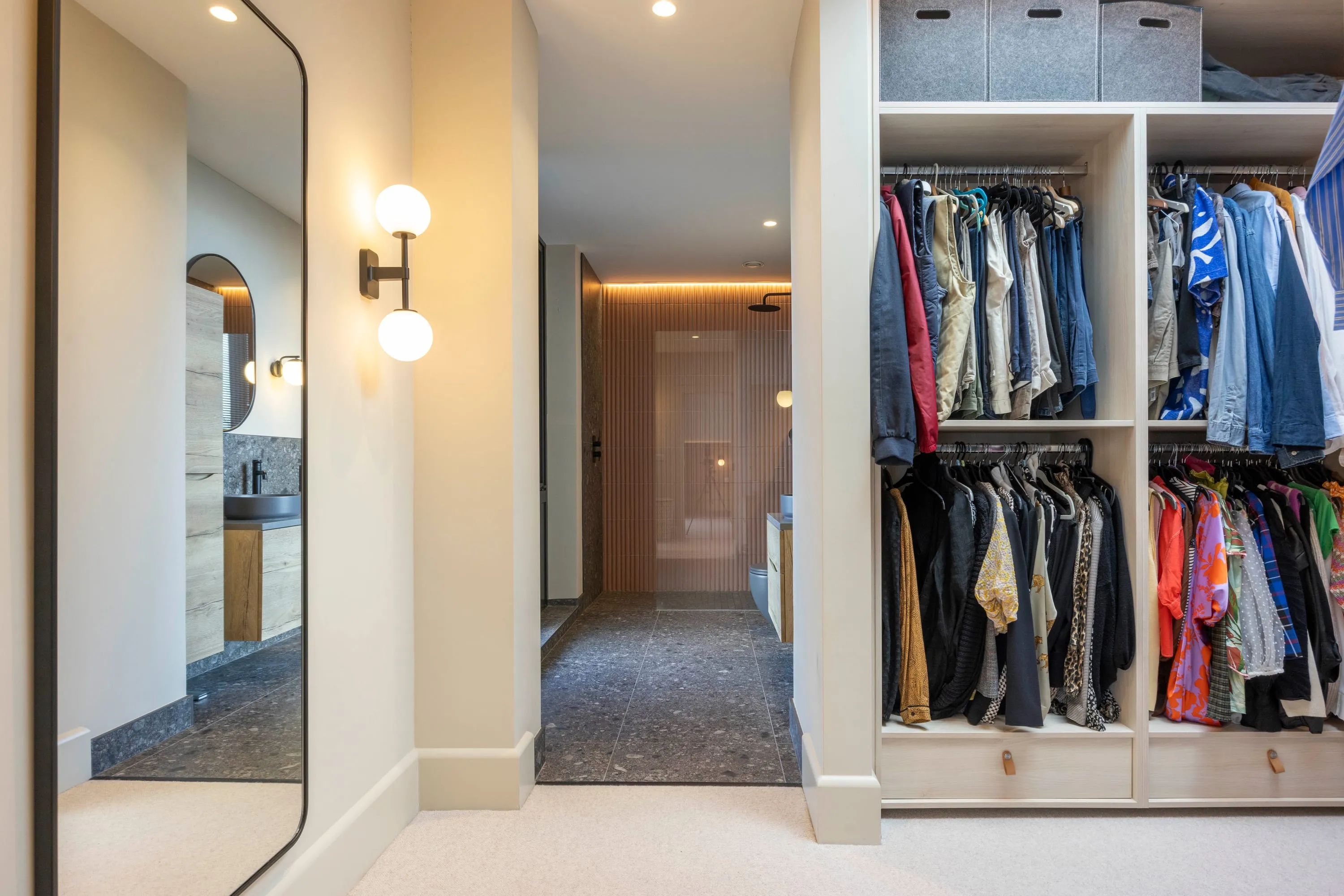 Dressing room and mirror from the landing